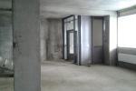 Торговый зал 67.2 м?, вид с противоположного от входа угла, высота зала (потолок) – 4,2 м